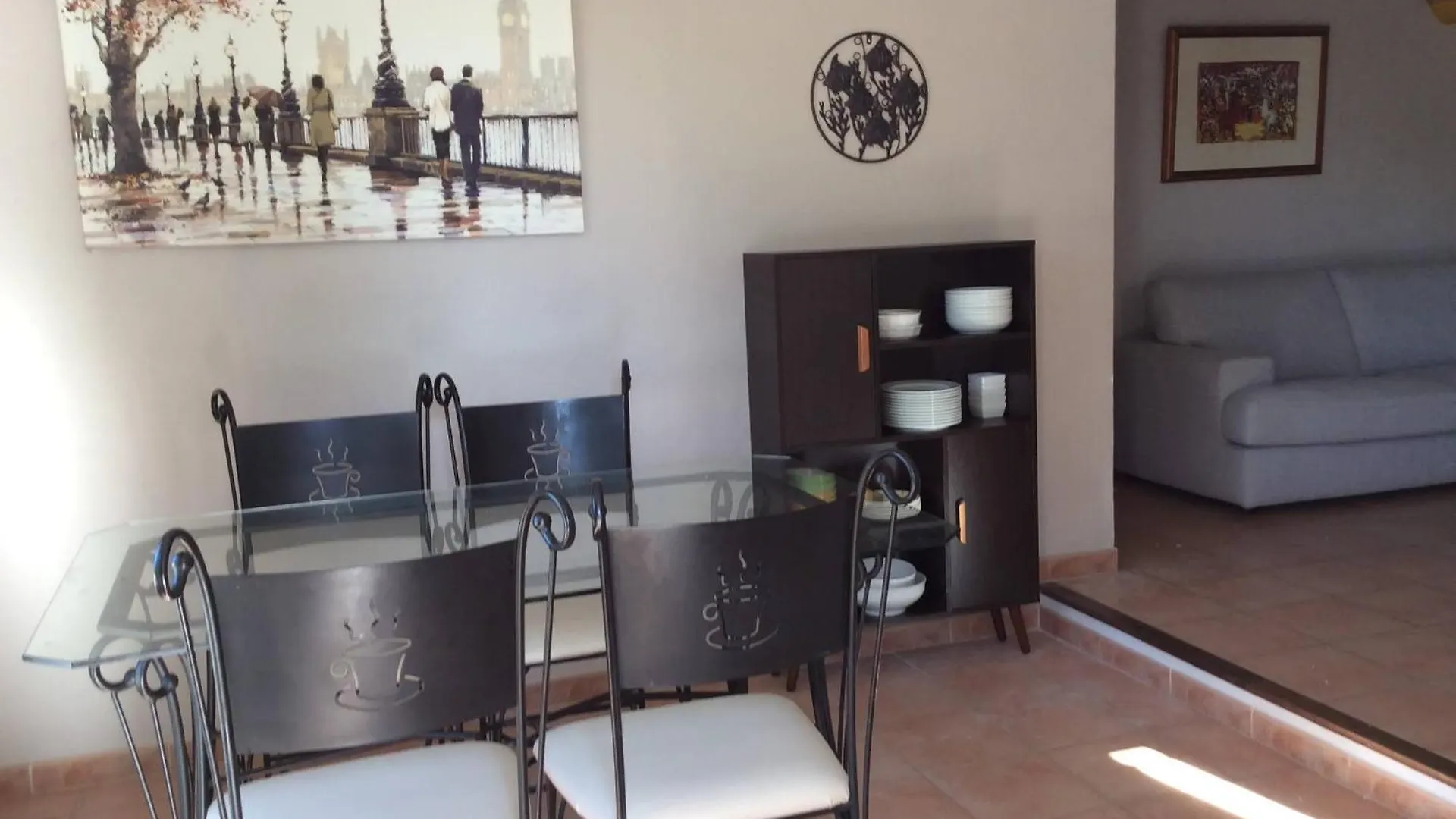 Appartement Rez De Jardin De Villa Avec Piscine Roquefort-les-Pins 0*,  France